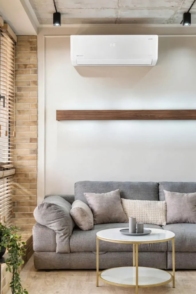 Klimatyzator Rotenso Revio x zamontowany w nowoczesnym eleganckim mieszkaniu