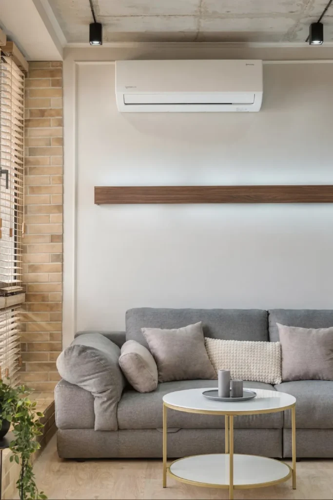 Klimatyzator Rotenso Ukura X zamontowany w nowoczesnym eleganckim domu