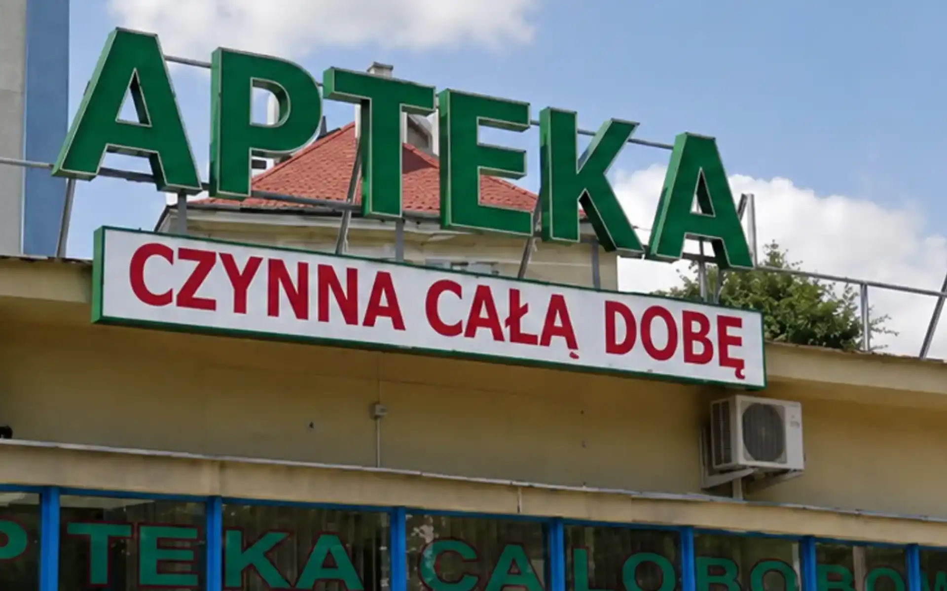 montaż klimatyzacji w aptece - budynek apteki